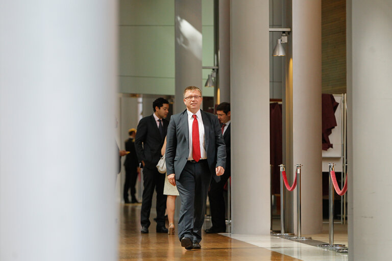 Foto 5: MEP Joachim SCHUSTER in the Strasbourg building