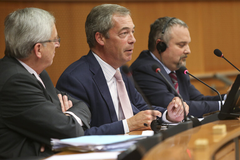 Foto 2: President-designate of the European Commission meets with EFDD group