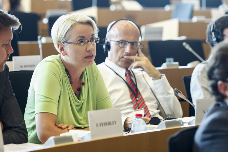 Foto 10: ITRE Committee - Discussion on the  Transatlantic Trade and Investment Partnership (TTIP) negotiations with the Director of the DG TRADE