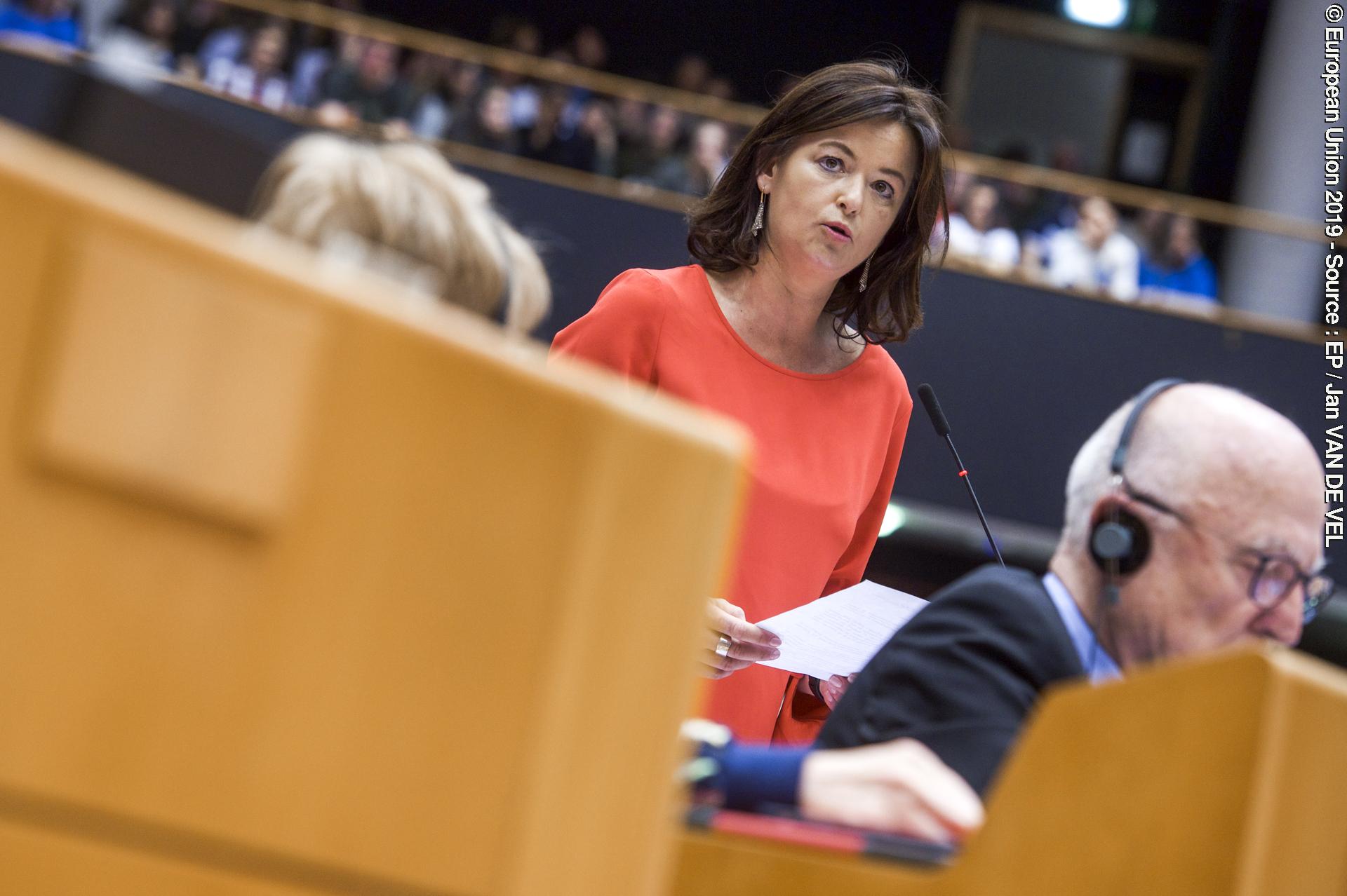 Valokuva 7: Plenary session - VOTES followed by explanations of votes