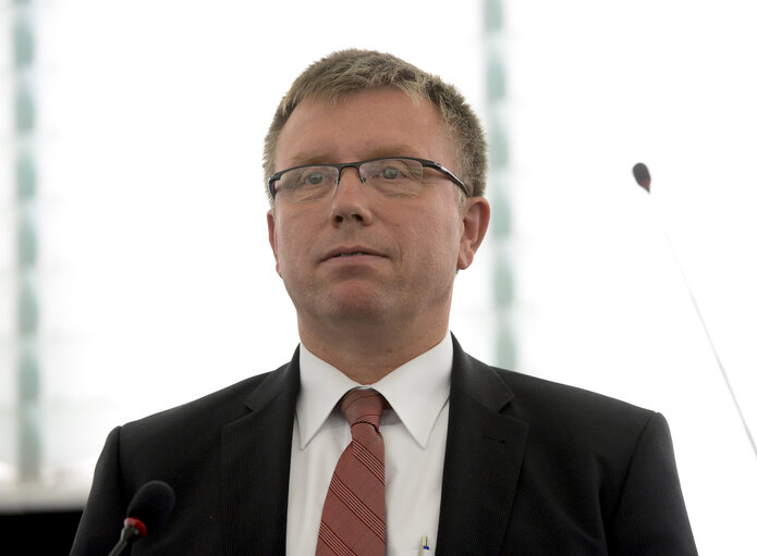 Foto 4: Joachim SCHUSTER in plenary chamber week 38 2014 in Strasbourg