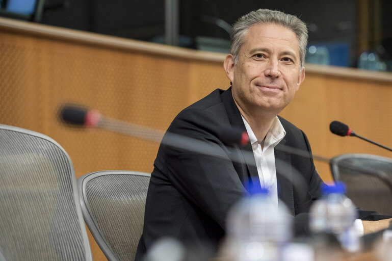 Fotografi 7: MEP Kostas CHRYSOGONOS at the European Parliament in Brussels