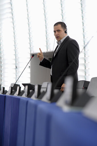 Fotografia 3: Plenary session week 38 2014 in Strasbourg - EU-Ukraine association agreement, with the exception of the treatment of third country nationals legally employed as workers in the territory of the other party  Recommendation:  Jacek Saryusz-Wolski