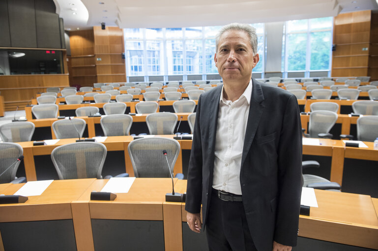 Fotografi 9: MEP Kostas CHRYSOGONOS at the European Parliament in Brussels