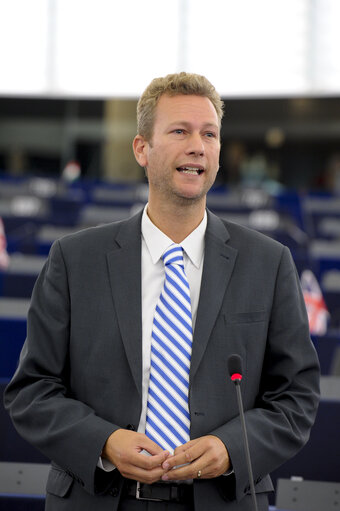 Fotografia 8: Plenary session week 38 2014 in Strasbourg - EU-Ukraine association agreement, with the exception of the treatment of third country nationals legally employed as workers in the territory of the other party  Recommendation:  Jacek Saryusz-Wolski