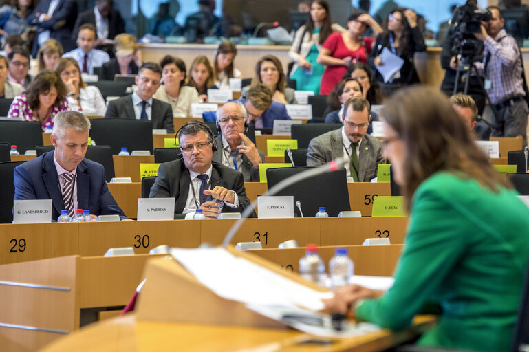 Fotografi 24: Hearing of the Commissioner dersignate for Trade - INTA