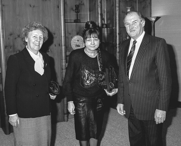 Foto 32: Lord PLUMB - EP President meets with MEP Luisa Maria CASSANMAGNAGO CERRETTI  at the European Parliament in Strasbourg