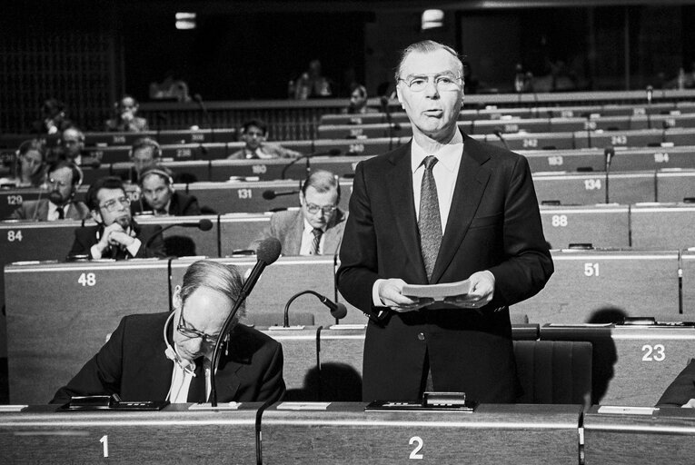 Fotografija 1: Leo TINDEMANS at the European Parliament in Strasbourg in May 1987. Belgian Presidency of the EU