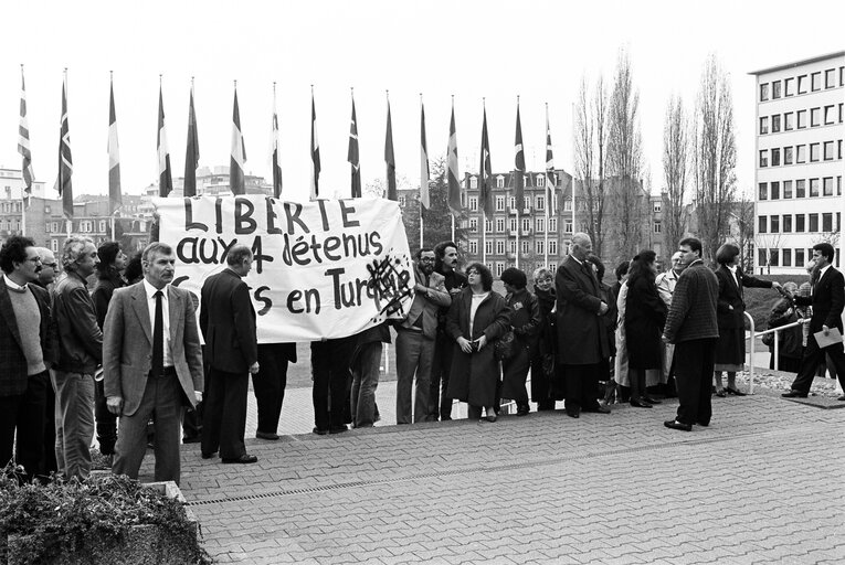 Foto 2: Greek President Christos SARTZETAKIS makes an official visit to the EP in November 1988