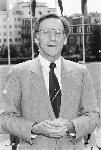 Nuotrauka 24: MEP Petrus A.M. CORNELISSEN in the front of the European Parliament