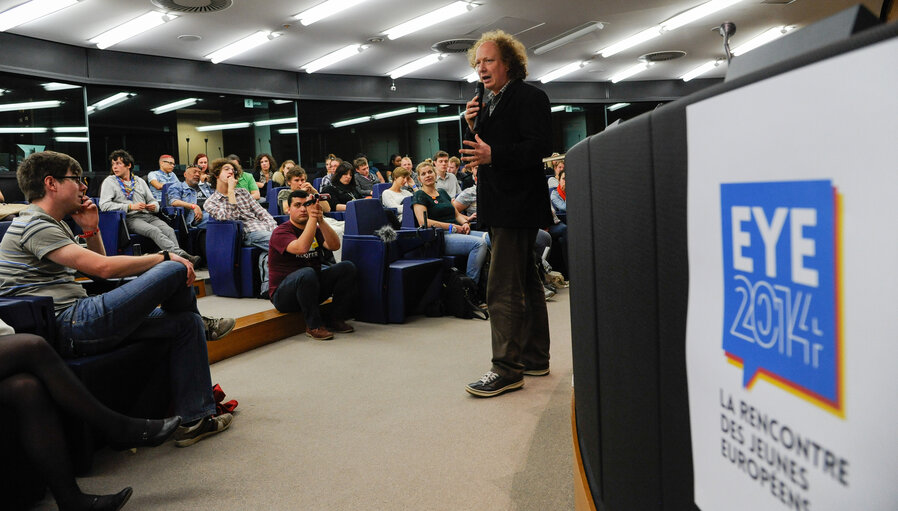Photo 4: European Youth Event 2014 in Strasbourg Yo!Fest EYE  ' Can we laugh about anything? '  How far can you take humour? Where do  taboos start in a community of values? Is it fair game to make jokes about minorities?