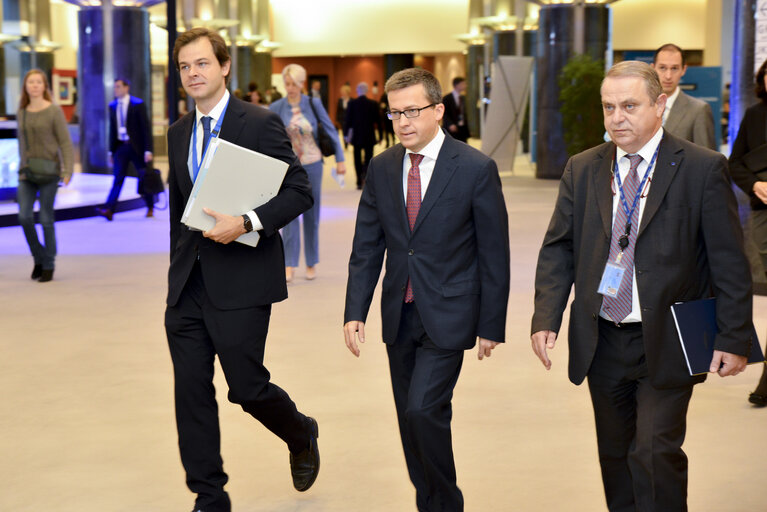 Billede 4: Arrival of Carlos MOEDAS, Commissioner-designate in charge of Research, Science and Innovation, prior to his hearing at the European Parliament