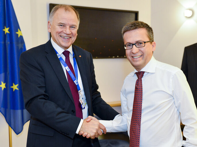 Billede 7: Arrival of Commissioners-designate, prior to his hearing at the European Parliament