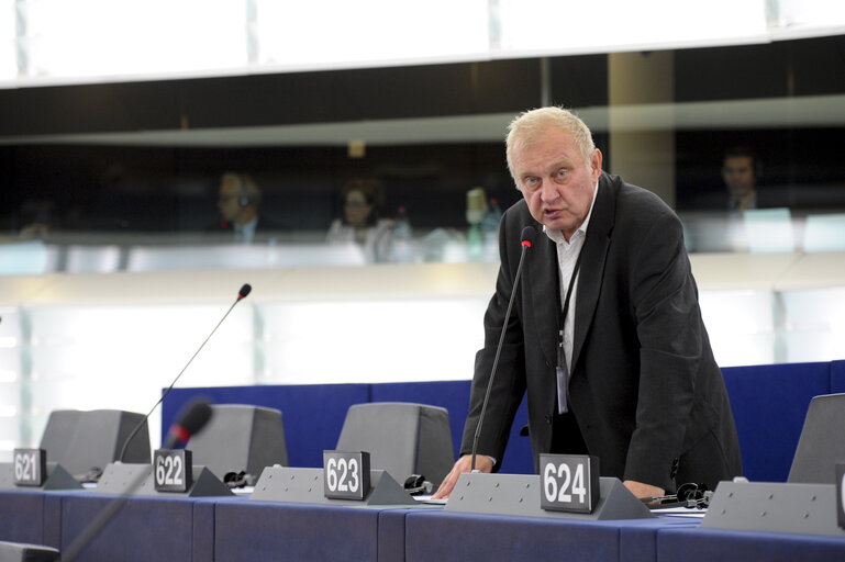 Fotografia 14: Plenary session week 38 2014 in Strasbourg - EU-Ukraine association agreement, with the exception of the treatment of third country nationals legally employed as workers in the territory of the other party