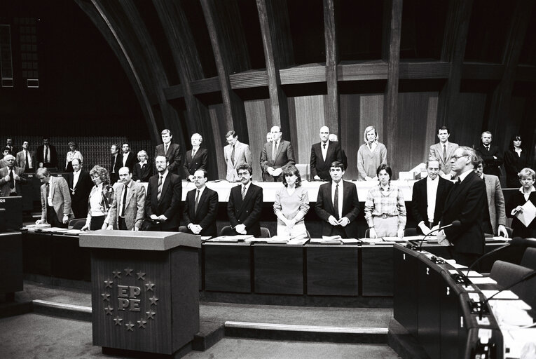 Fotografija 6: The European Parliament President Lord Henry PLUMB during a session in Strasbourg in March 1987.