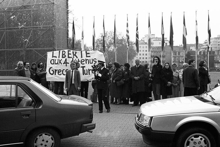 Foto 3: Greek President Christos SARTZETAKIS makes an official visit to the EP in November 1988