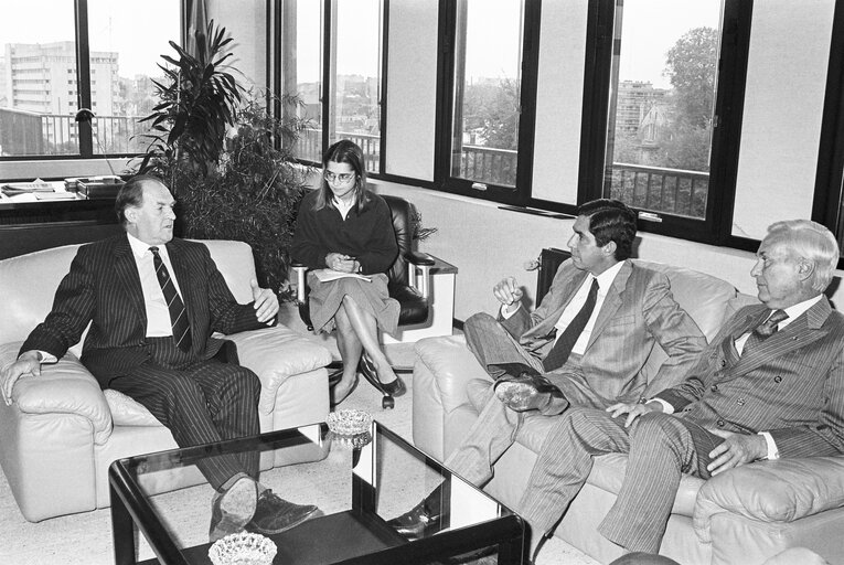 Foto 5: Visit of President of Costa Rica at the European Parliament in Strasbourg in May 1987