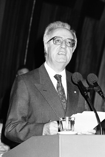 Foto 5: Greek President Christos SARTZETAKIS makes an official visit to the EP in November 1988