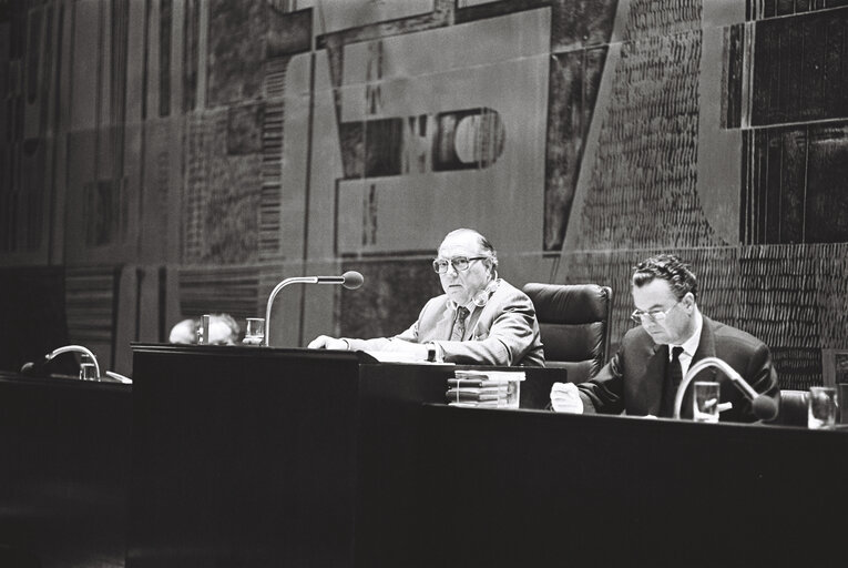 Снимка 1: The delegue Hans August LUCKER during a session in Luxembourg in March 1977.