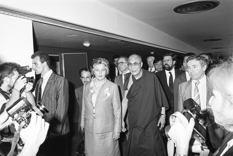 Fotografija 5: Visit of the Dalai Lama at the European Parliament in Strasbourg. Press Conference