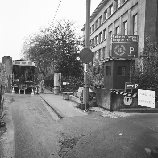 Construction site of the Belliard tunnel near the Eastman building in December 1988