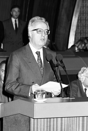 Foto 8: Greek President Christos SARTZETAKIS makes an official visit to the EP in November 1988