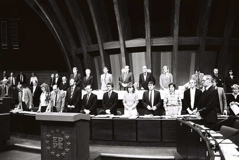 Fotografija 7: The European Parliament President Lord Henry PLUMB during a session in Strasbourg in March 1987.