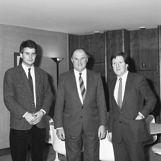 Foto 1: Lord PLUMB - EP President meets George ROBERTSON at the European Parliament in Strasbourg