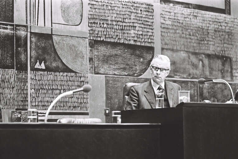 Снимка 17: The Delegue Michael YEATS during a session in Strasbourg on March 1977.