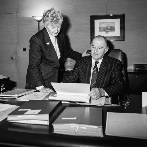 Suriet 8: Portrait of Lord Henry PLUMB - EP President in his office at the EP in Strasbourg