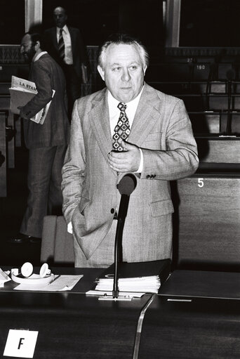 Снимка 10: The delegue Ludwig FELLERMAIER during a session in Strasbourg in March 1977.