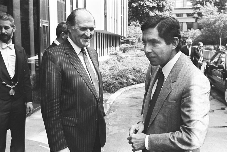 Foto 7: Visit of President of Costa Rica at the European Parliament in Strasbourg in May 1987