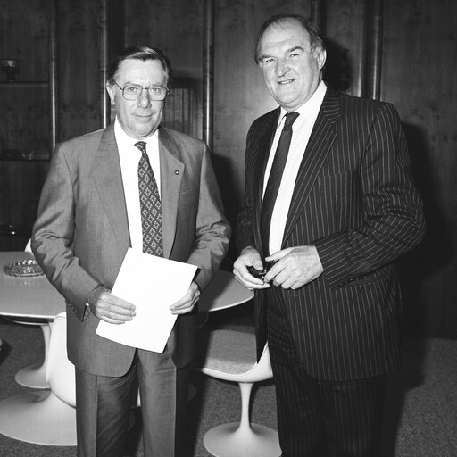 Fotogrāfija 12: Lord PLUMB - EP President meets with MEP Sergio PININFARINA at the European Parliament in Strasbourg