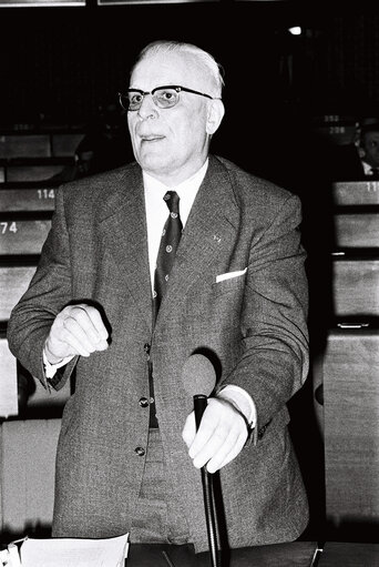 Suriet 45: The delegue Alfred BERTRAND during a session in March 1977.