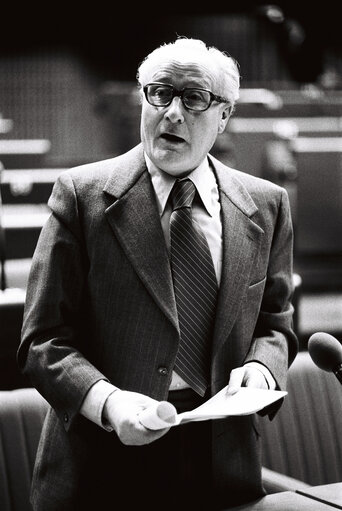 Billede 20: Johannes BROEKSZ, Member of the European Parliament, during a session in Strasbourg in March 1977.