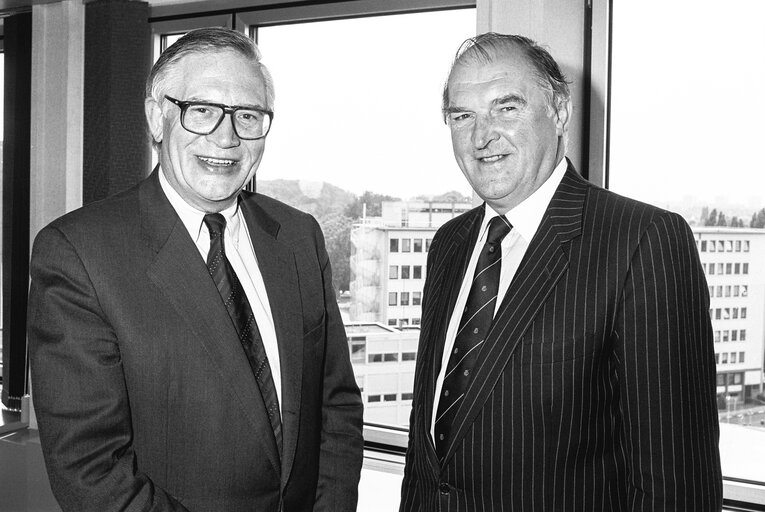 Fotogrāfija 9: Lord PLUMB - EP President meets with MEP Lambert CROUX at the European Parliament in Strasbourg