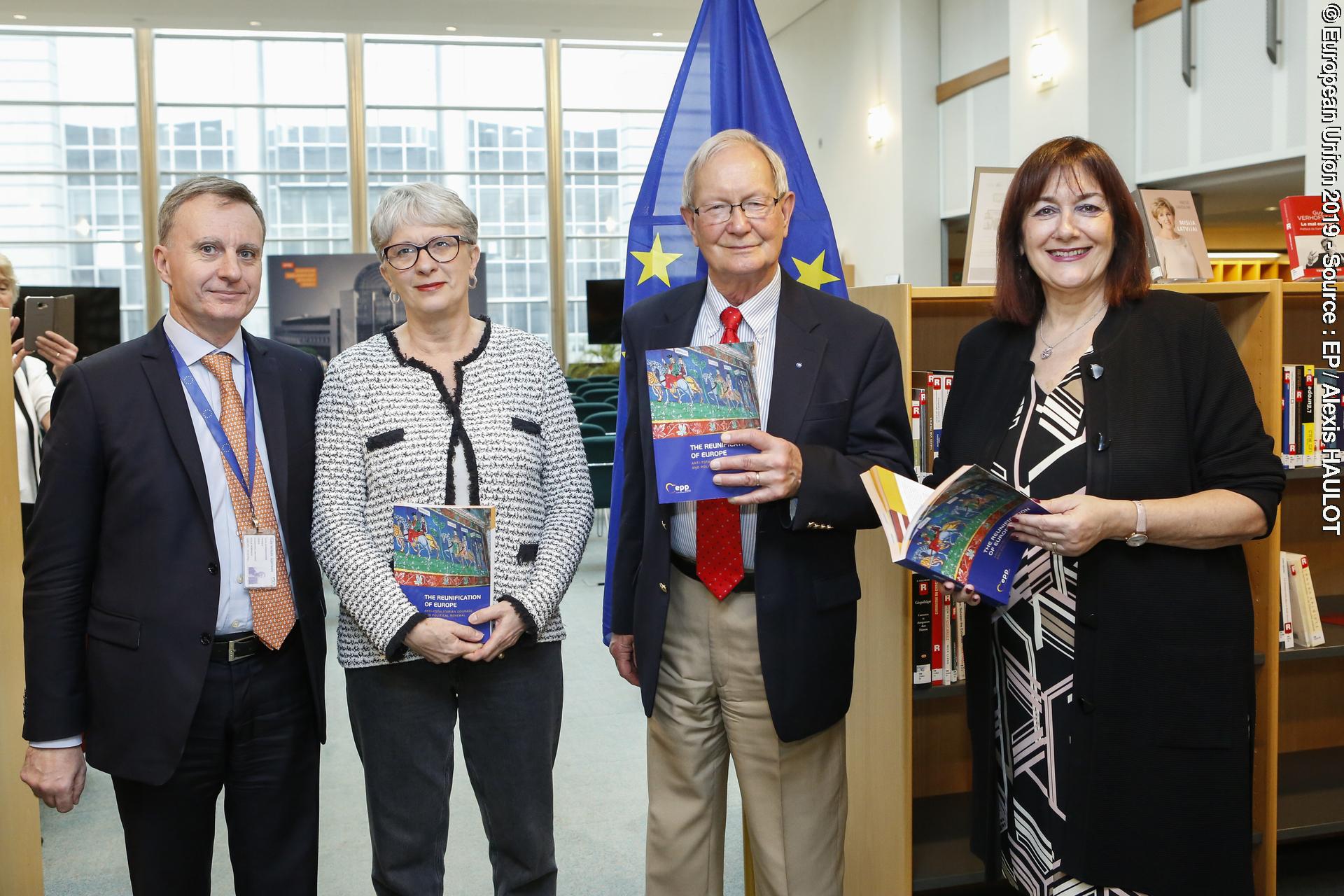 Book ' Reunification of Europe ' given to three MEPs