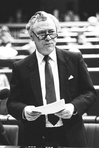 Nuotrauka 7: Plenary Session at the European Parliament in Strasbourg In December 1987. Danish Presidency of the EU