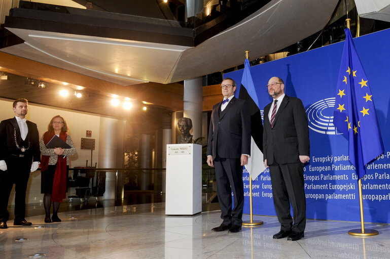 Fotografija 9: Official visit of the Estonian President to the European Parliament in Strasbourg.  Arrival.