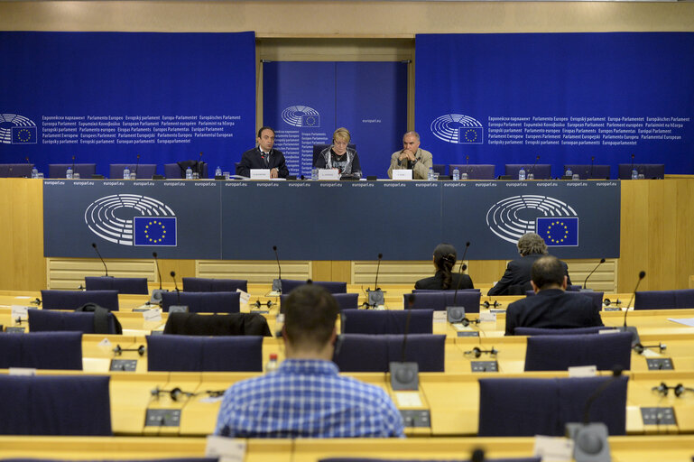 Fotografie 1: Press conference ' Escalating State Violence in Turkey; Kurdish People under Attack '