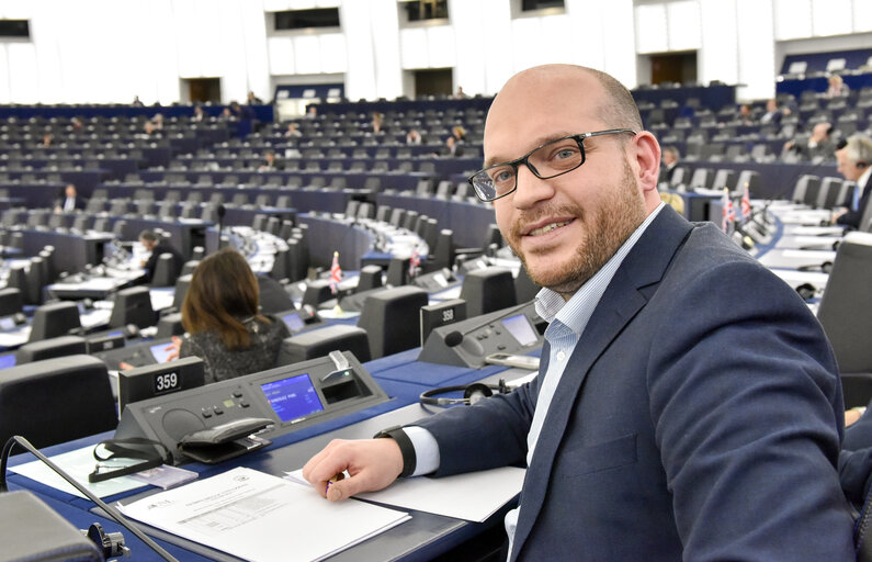 Fotó 4: Lorenzo FONTANA in plenary session week 05 2016 in Strasbourg