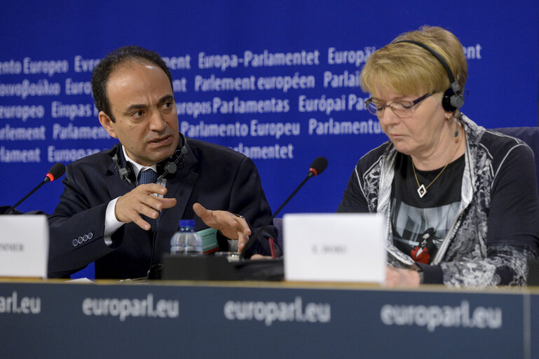 Fotografie 3: Press conference ' Escalating State Violence in Turkey; Kurdish People under Attack '