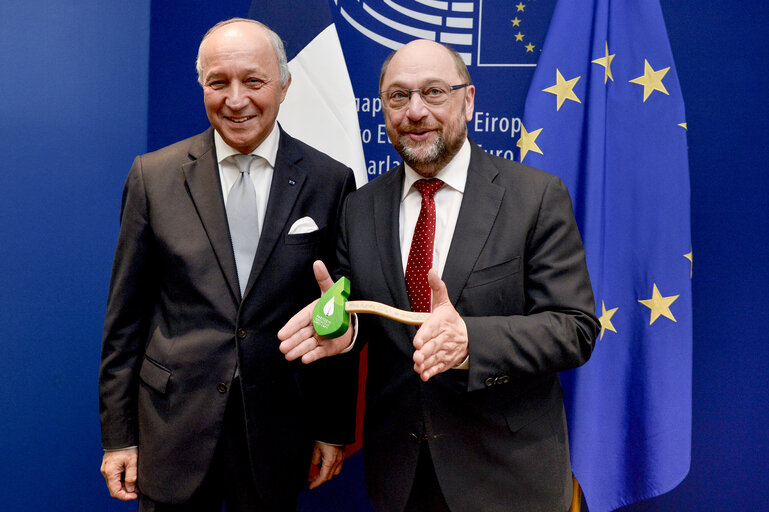 Fotografie 4: Martin SCHULZ - EP President meets with Laurent FABIUS, french Minister of Foreign Affairs and International development