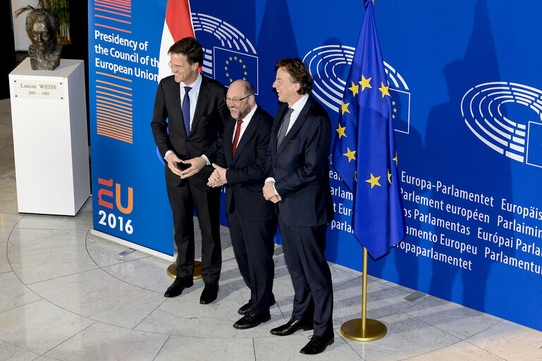 Foto 10: Dutch Presidency of the EU.   Visit of the Dutch Prime Minister to the European Parliament in Strasbourg.   Official welcome