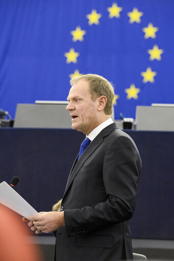 Foto 10: European Council President address the EP on the last European Council EUCO