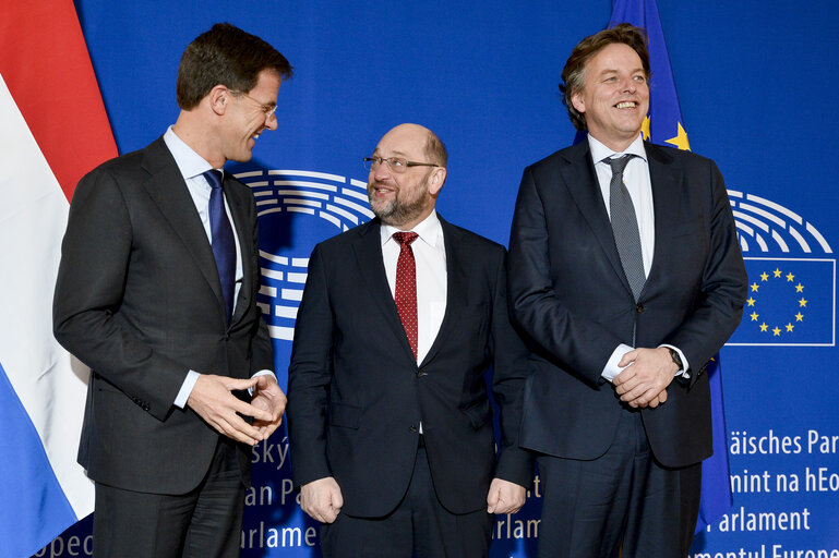 Foto 11: Dutch Presidency of the EU.   Visit of the Dutch Prime Minister to the European Parliament in Strasbourg.   Official welcome