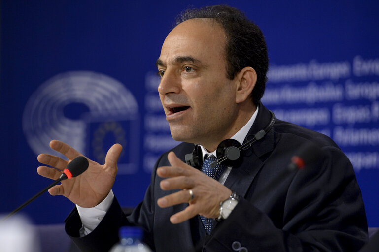 Fotografie 4: Press conference ' Escalating State Violence in Turkey; Kurdish People under Attack '