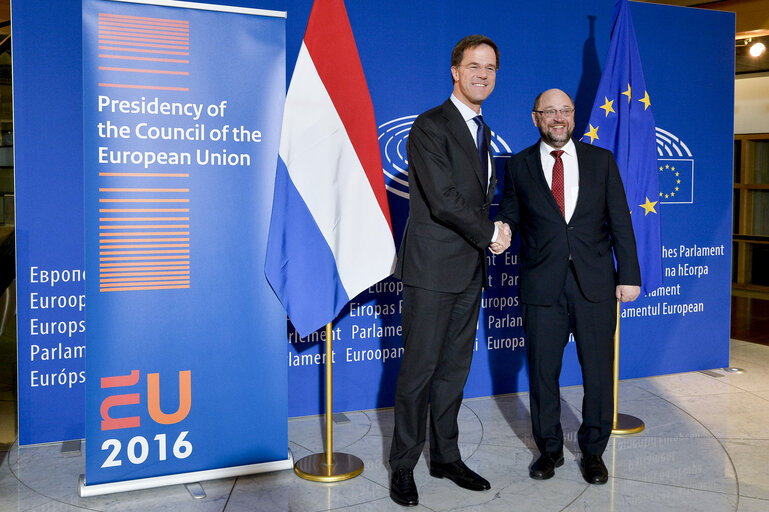 Foto 4: Dutch Presidency of the EU - Visit of the Dutch Prime Minister to the European Parliament in Strasbourg - Official welcome