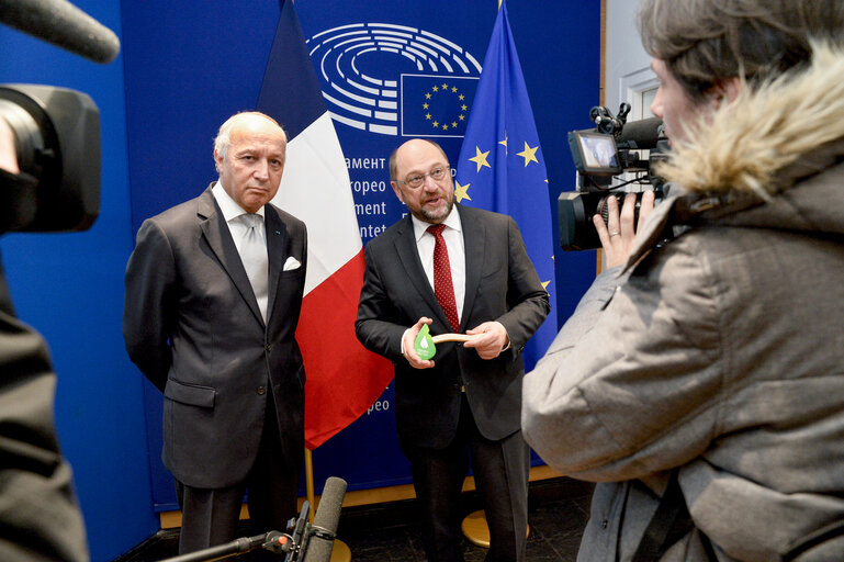 Fotografie 1: Martin SCHULZ - EP President meets with Laurent FABIUS, french Minister of Foreign Affairs and International development