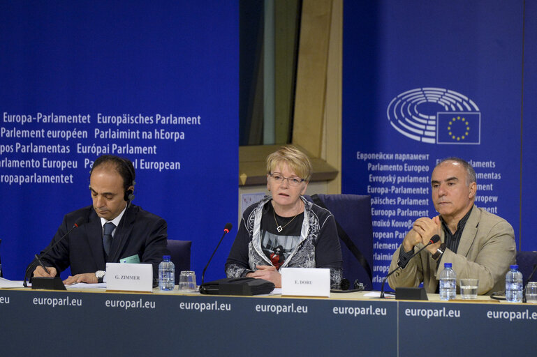 Fotografie 11: Press conference ' Escalating State Violence in Turkey; Kurdish People under Attack '